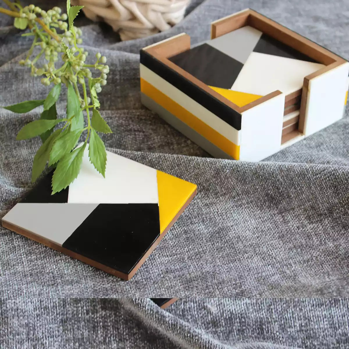 The Modern Edge Set with Holder